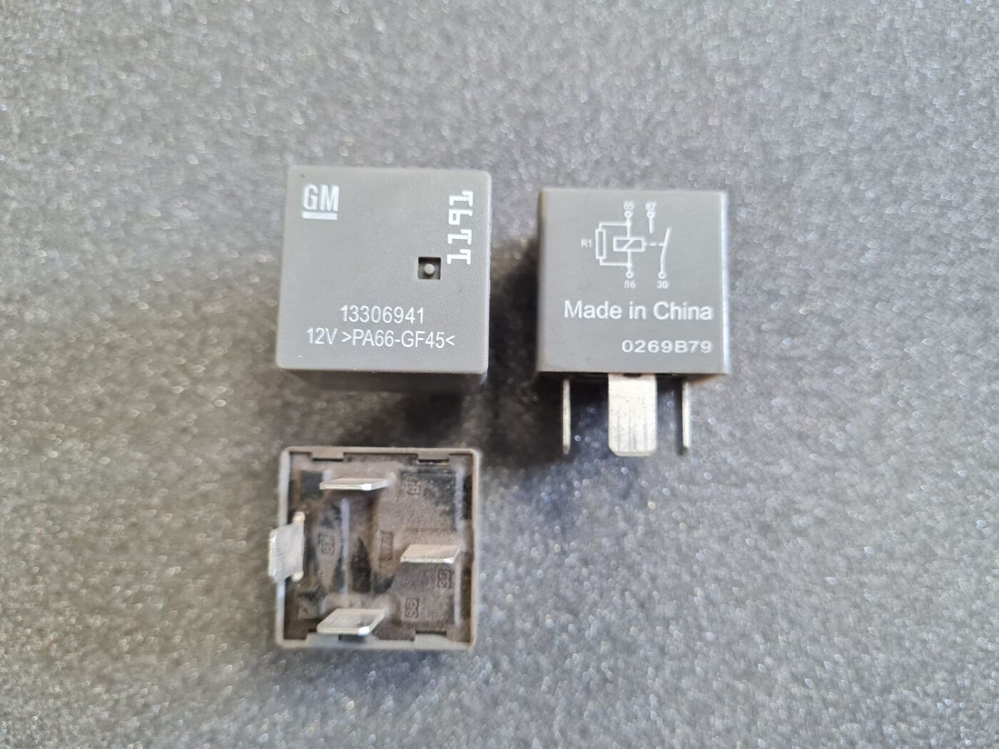 Drošinātāju releja priekš OPEL 2 Drošinātāju releja priekš OPEL