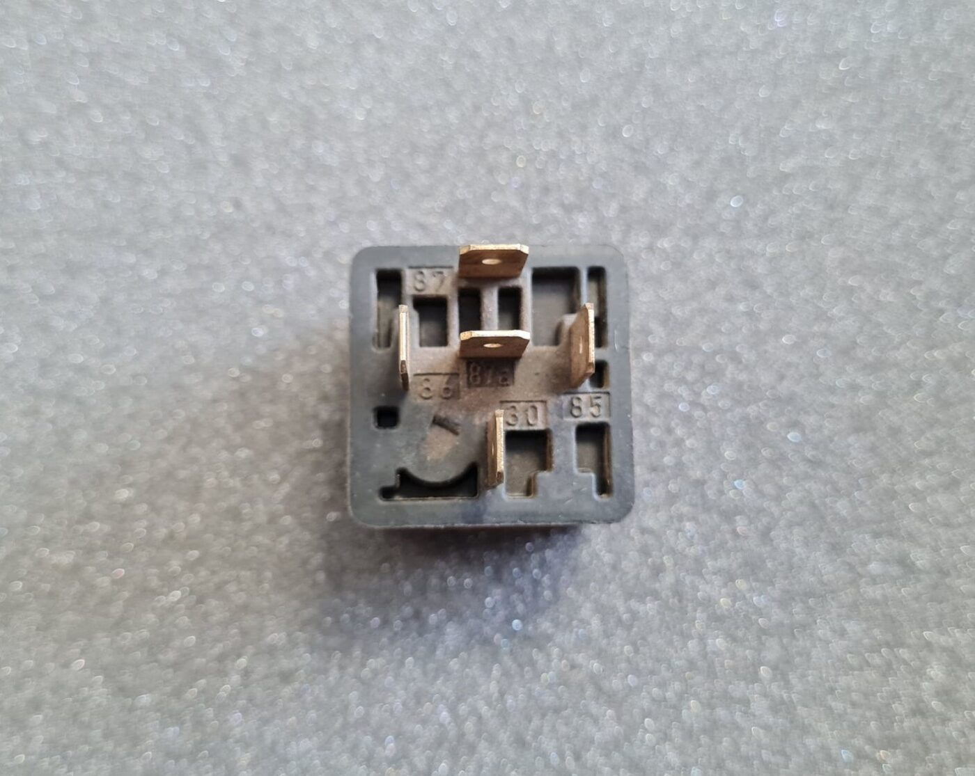 Drošinātāju releja priekš OPEL