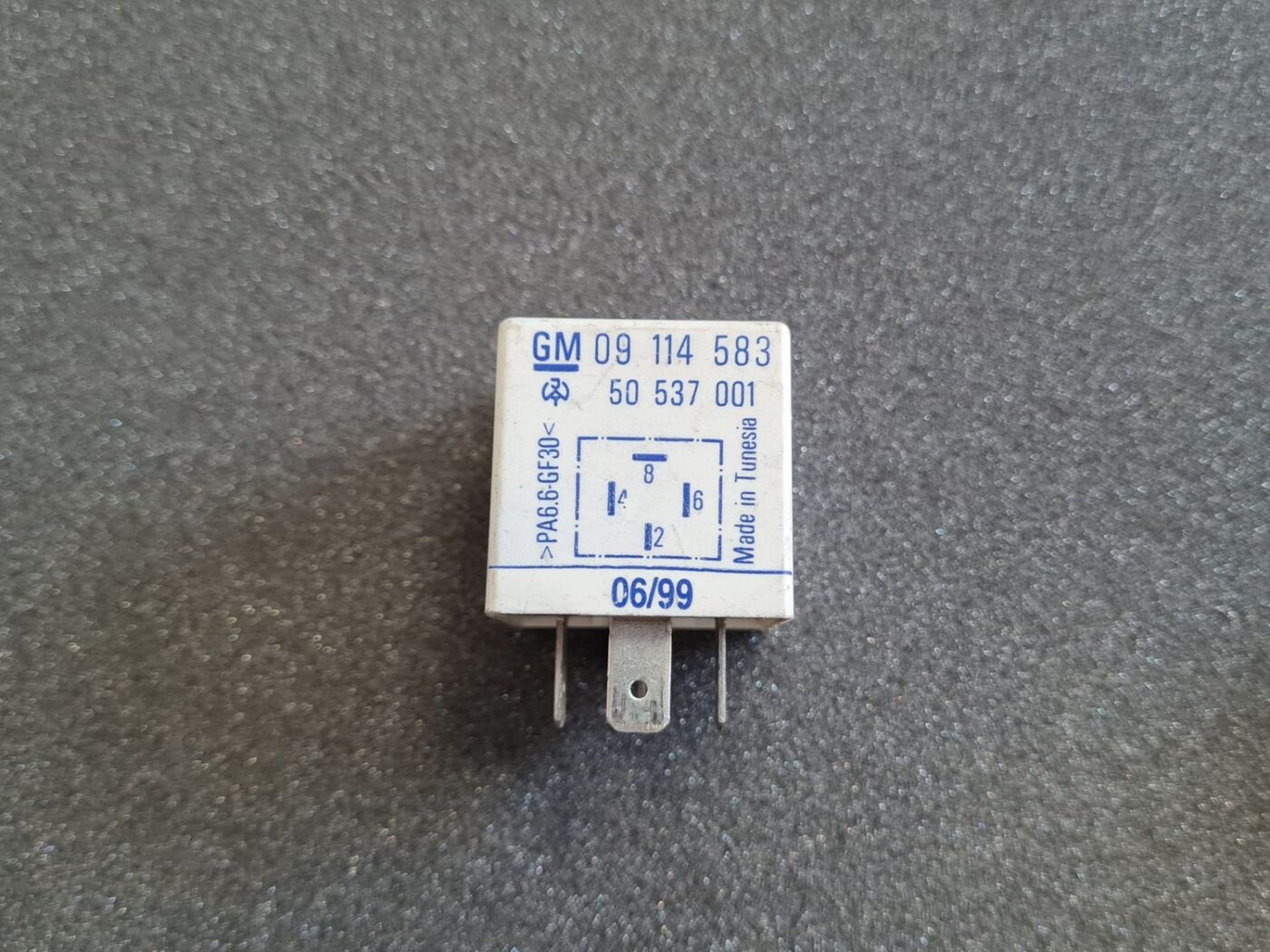 Drošinātāju releja priekš OPEL 1 Drošinātāju releja priekš OPEL