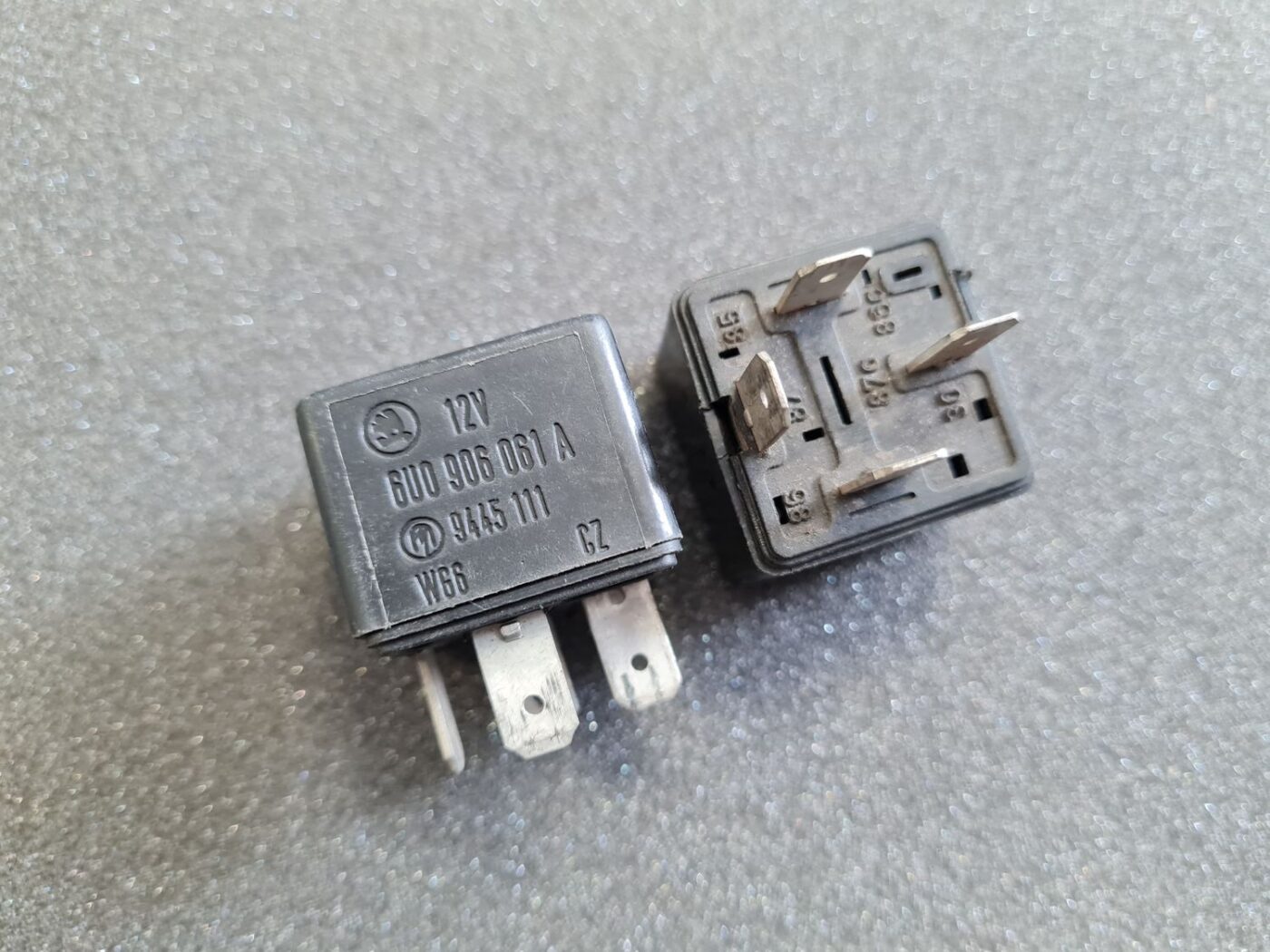 Drošinātāju releja priekš SKODA 2 Drošinātāju releja priekš SKODA