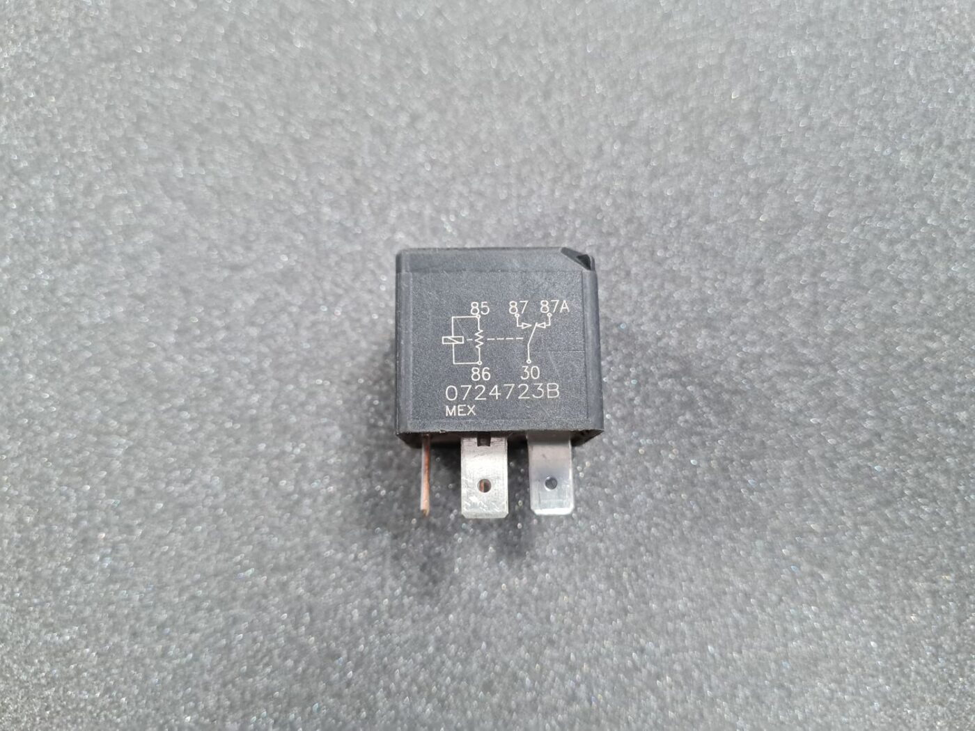 Drošinātāju releja priekš DODGE 1 Drošinātāju releja priekš DODGE