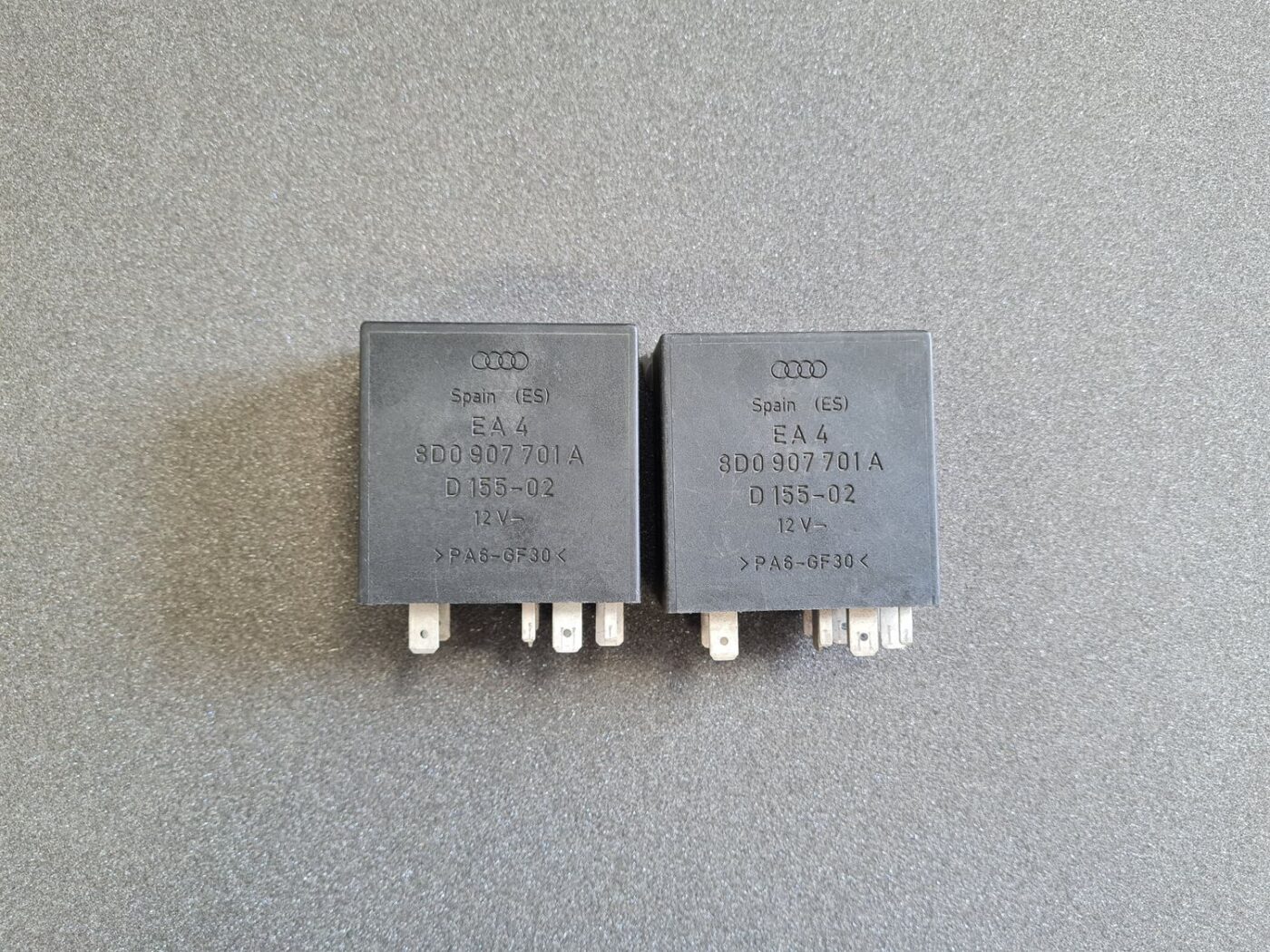 Drošinātāju releja priekš AUDI 1 Drošinātāju releja priekš AUDI