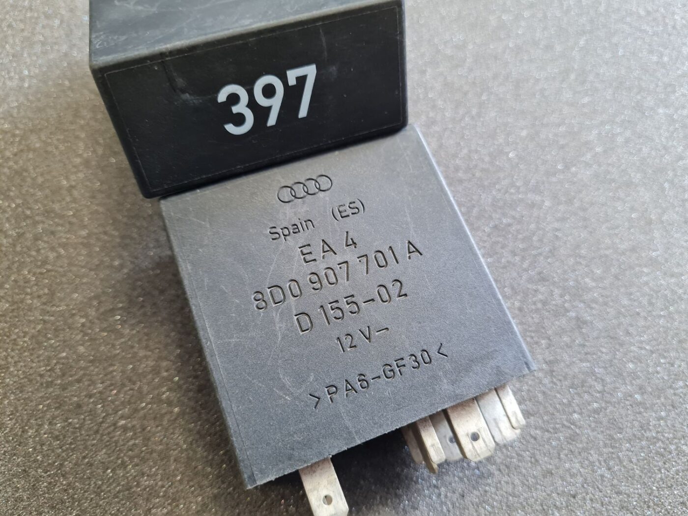 Drošinātāju releja priekš AUDI 2 Drošinātāju releja priekš AUDI