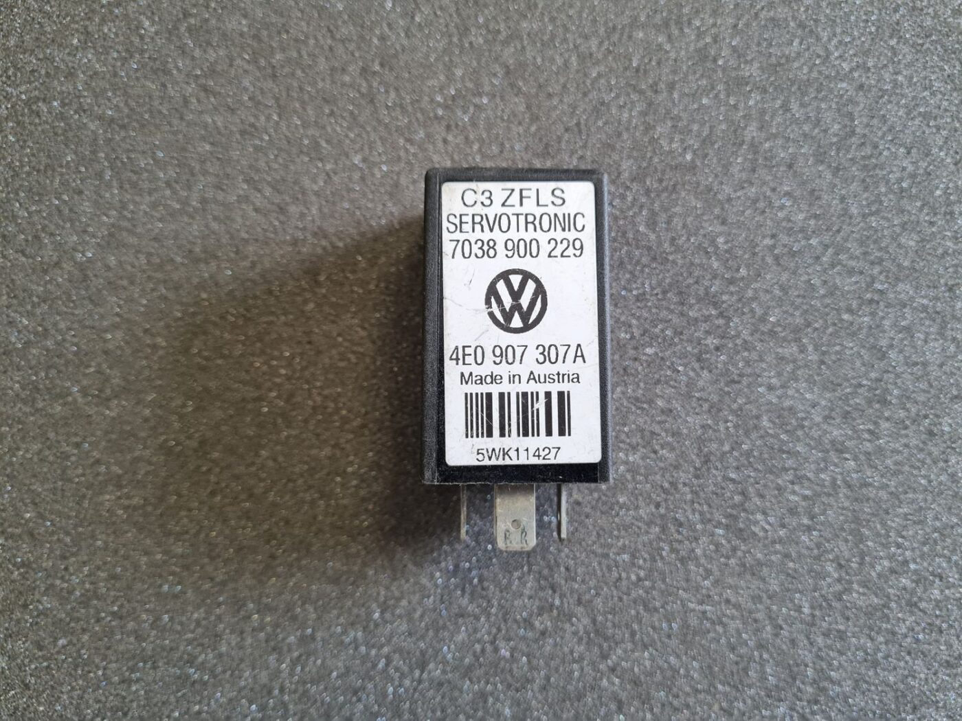 Drošinātāju releja priekš VW 1 Drošinātāju releja priekš VW