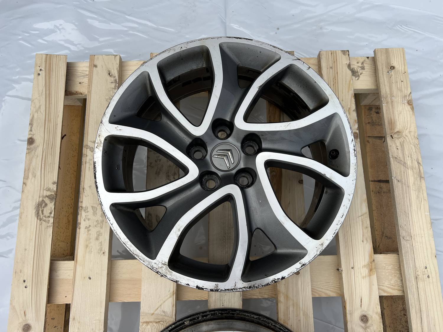 Lietie diski - vieglmetāla (2gab) priekš CITROEN C-CROSSER 2009 10 Lietie diski - vieglmetāla (2gab) priekš CITROEN C-CROSSER 2009