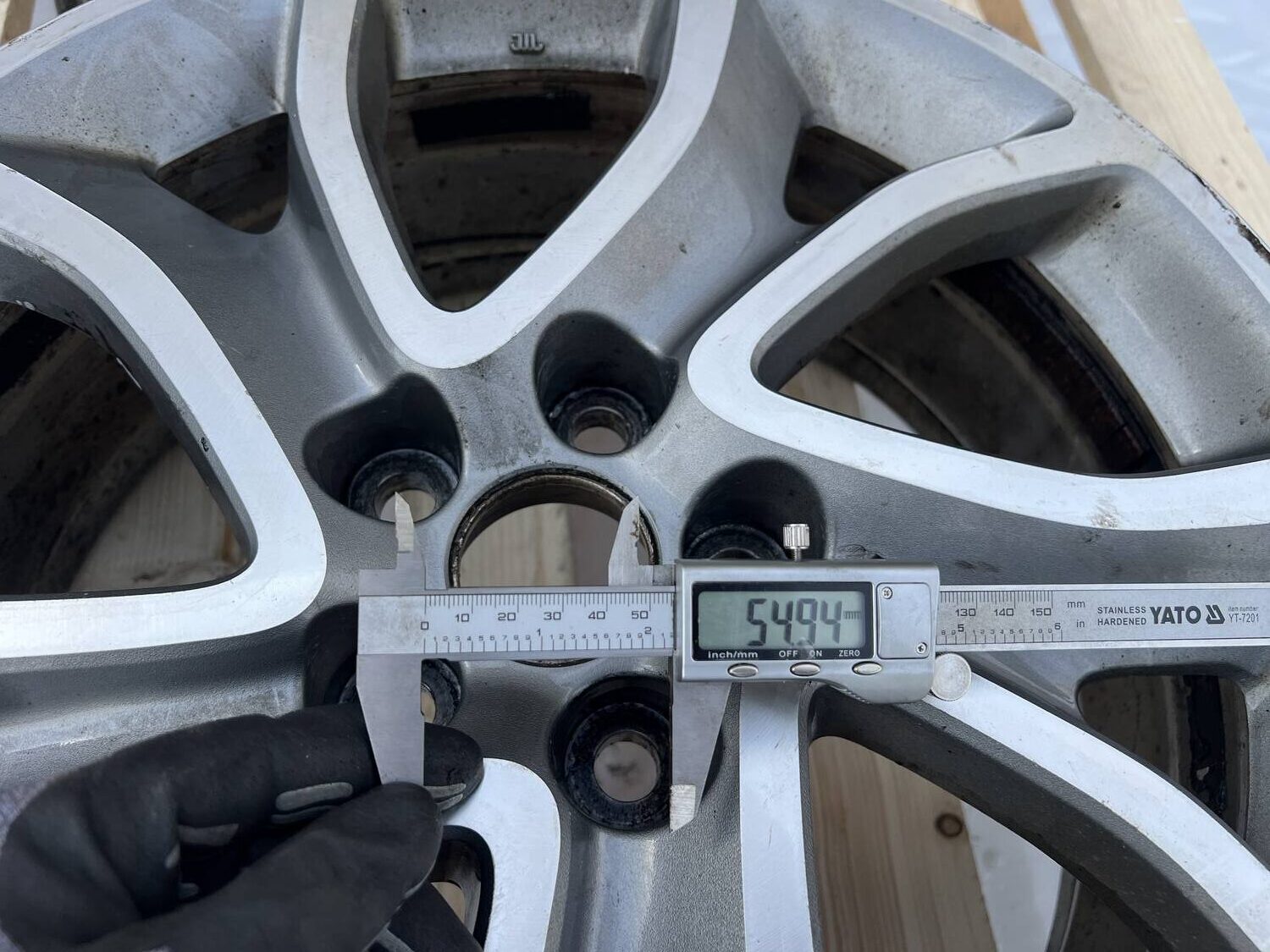 Lietie diski - vieglmetāla (2gab) priekš CITROEN C-CROSSER 2009 9 Lietie diski - vieglmetāla (2gab) priekš CITROEN C-CROSSER 2009