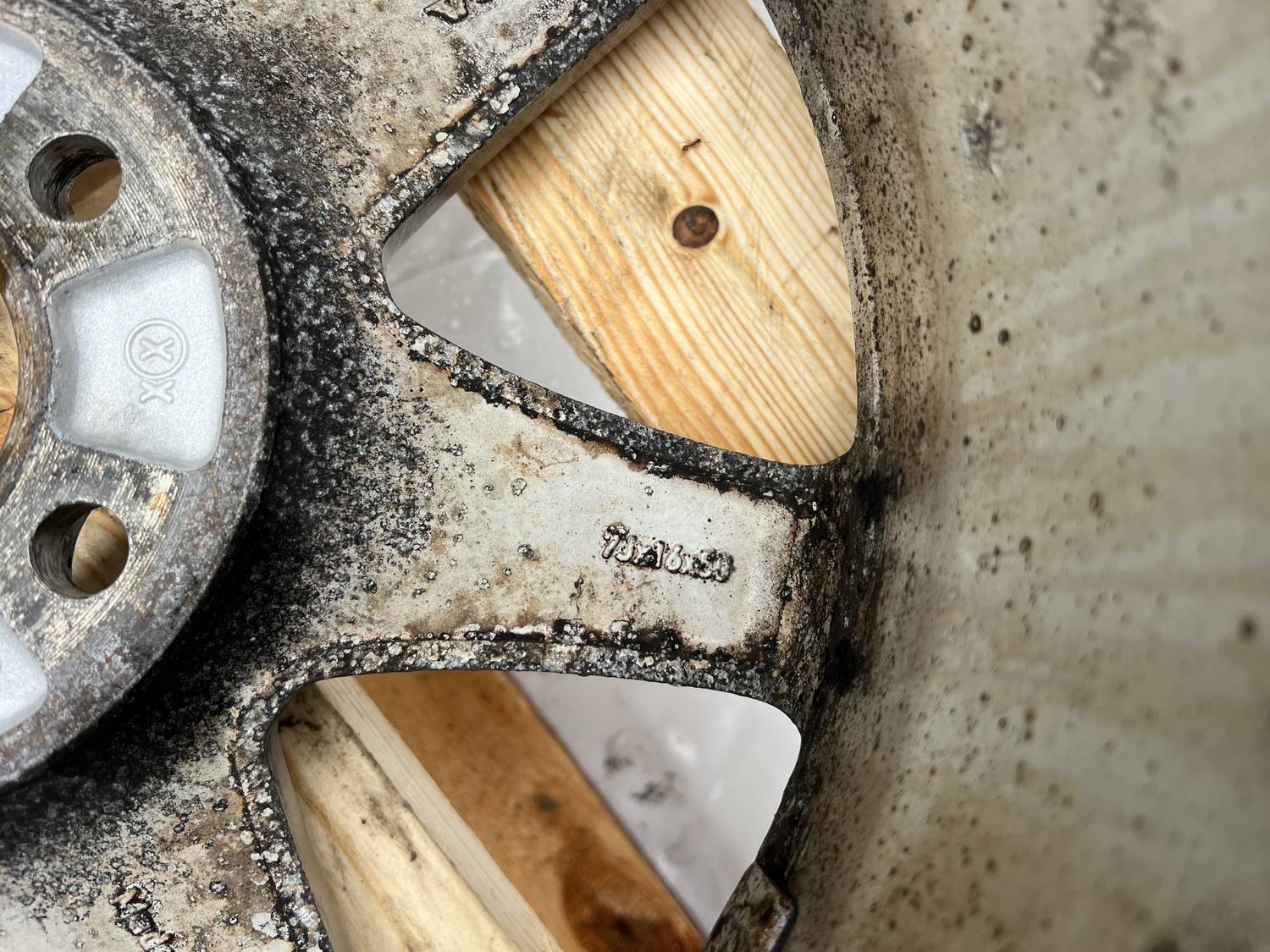 Lietais disks - vieglmetāla priekš VOLVO V70 2009