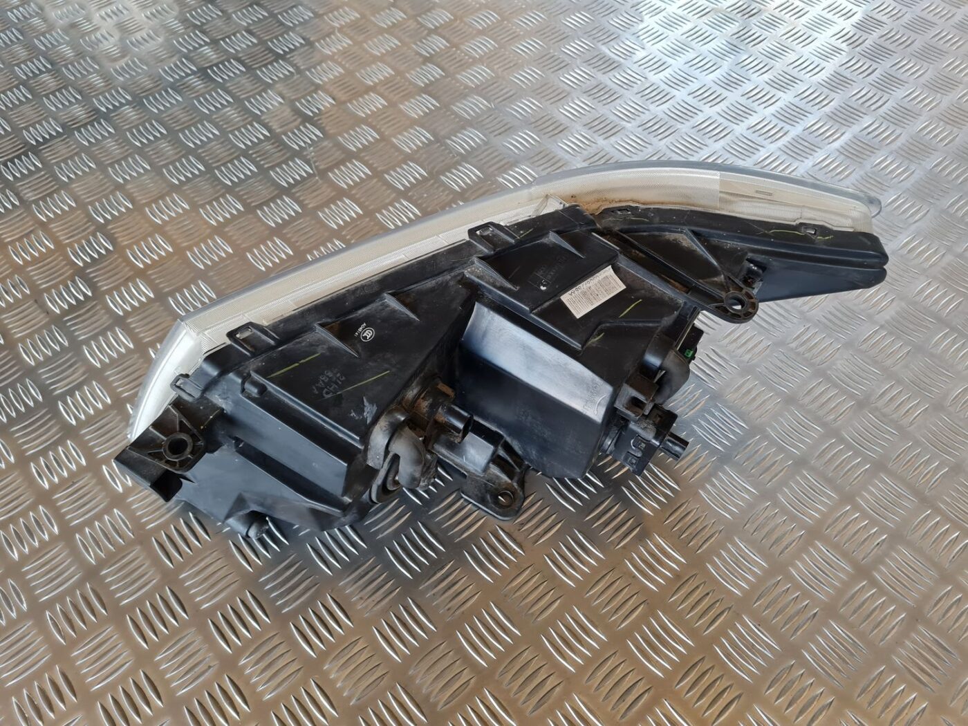 Priekšējais labais lukturis priekš DODGE JOURNEY 2010