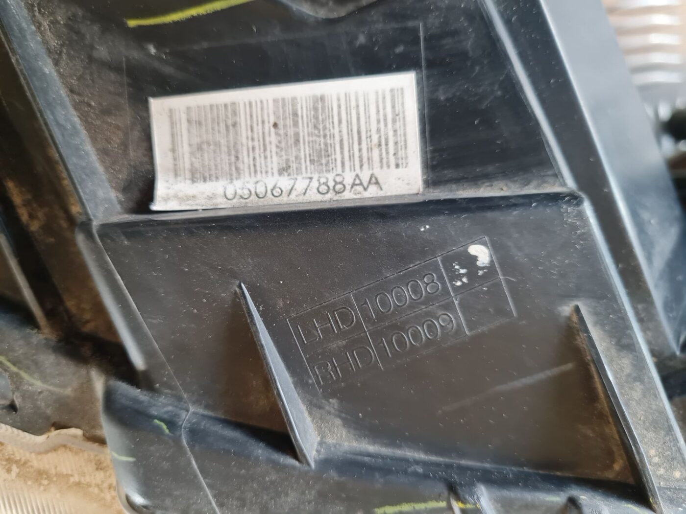 Priekšējais labais lukturis priekš DODGE JOURNEY 2010