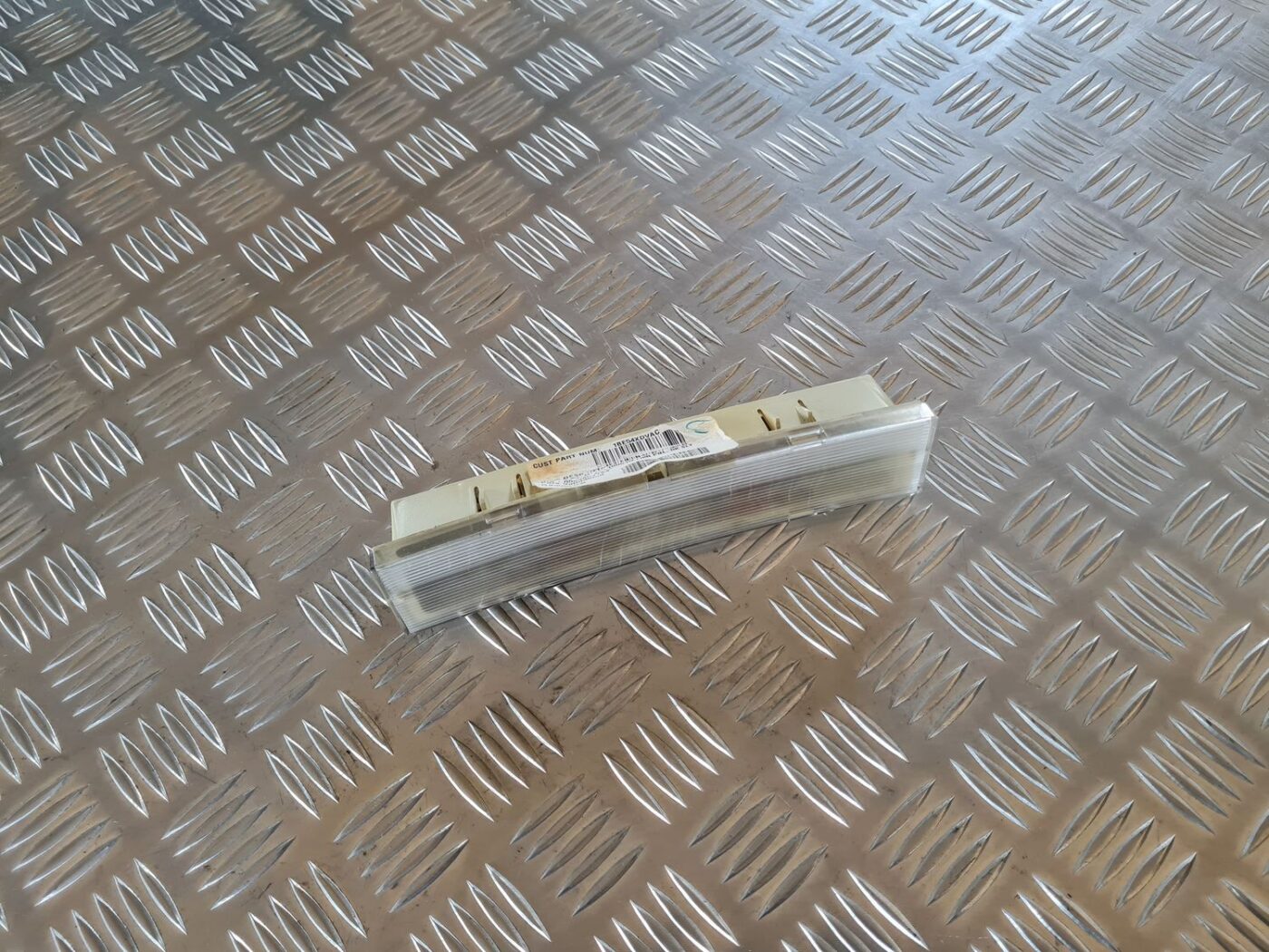 Aizmugurējo sēdvietu apgaismojums priekš DODGE JOURNEY 2010