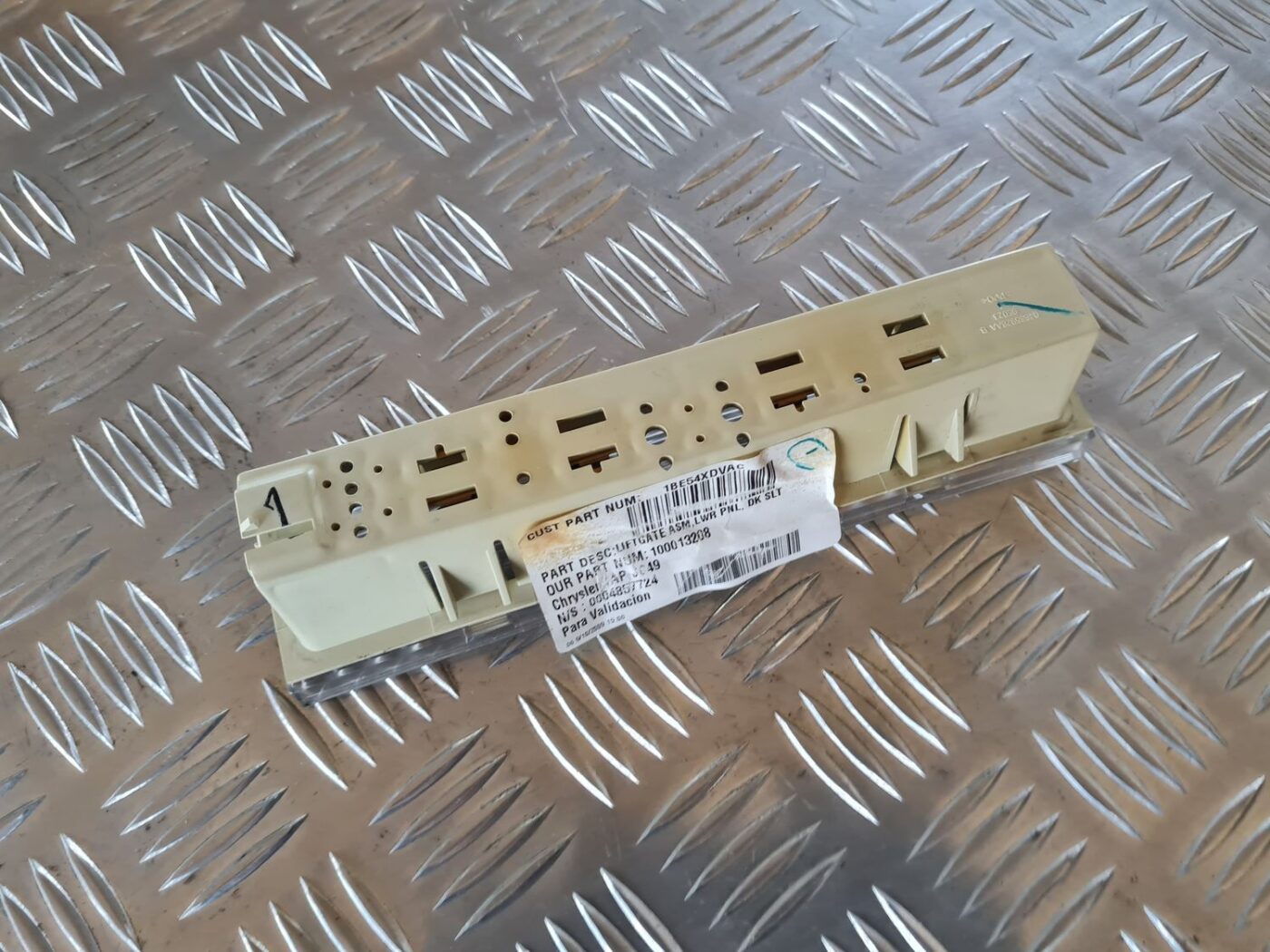 Aizmugurējo sēdvietu apgaismojums priekš DODGE JOURNEY 2010