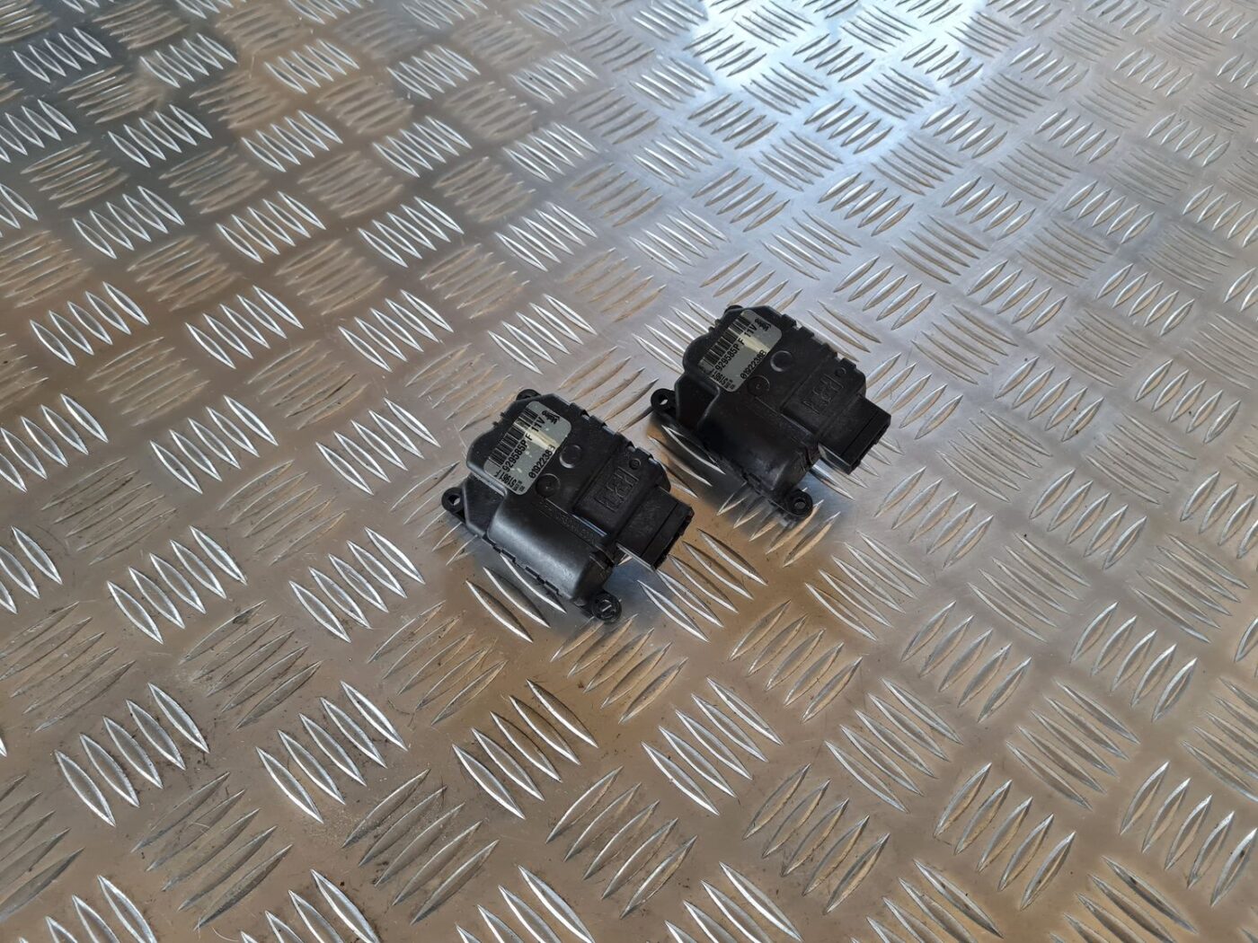 Apsildes sistēmas aktuators priekš DODGE JOURNEY 2010