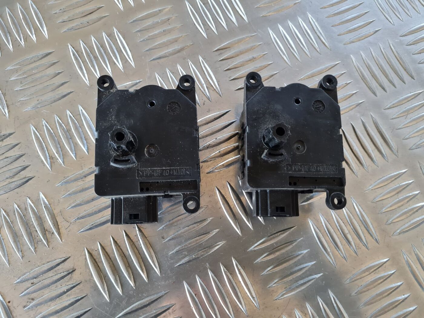 Apsildes sistēmas aktuators priekš DODGE JOURNEY 2010