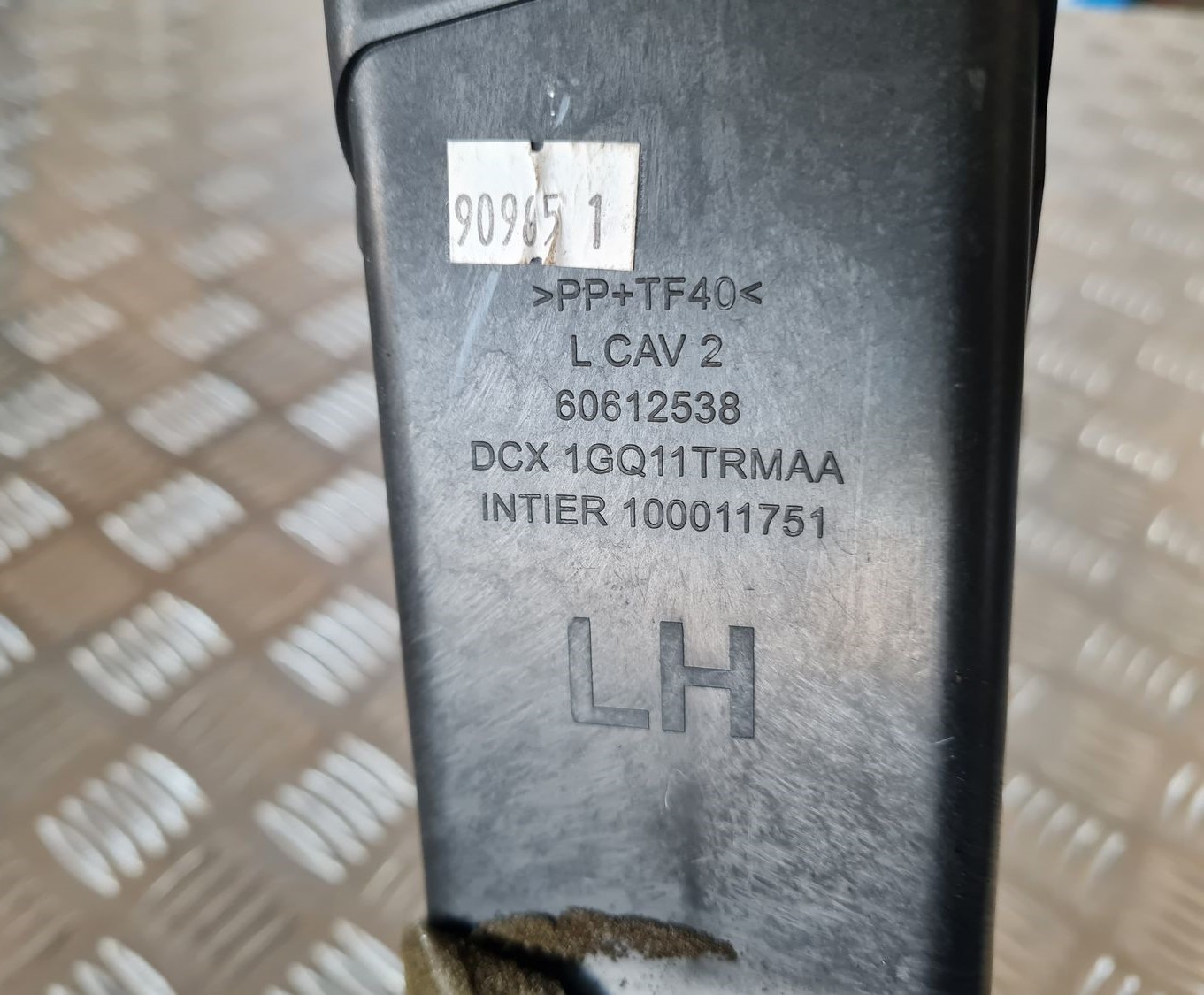 Mērinstrumentu paneļa gaisa vads, pa kreisi priekš DODGE JOURNEY 2010