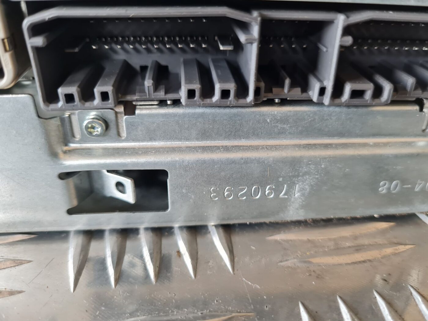 CD/DVD/Navigācijas bloks priekš DODGE JOURNEY 2010 6 CD/DVD/Navigācijas bloks priekš DODGE JOURNEY 2010