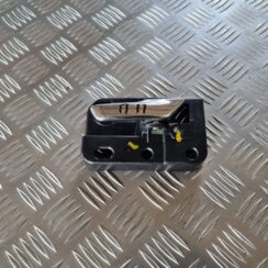 Salona durvju rokturis, priekšējais labais priekš DODGE JOURNEY 2010