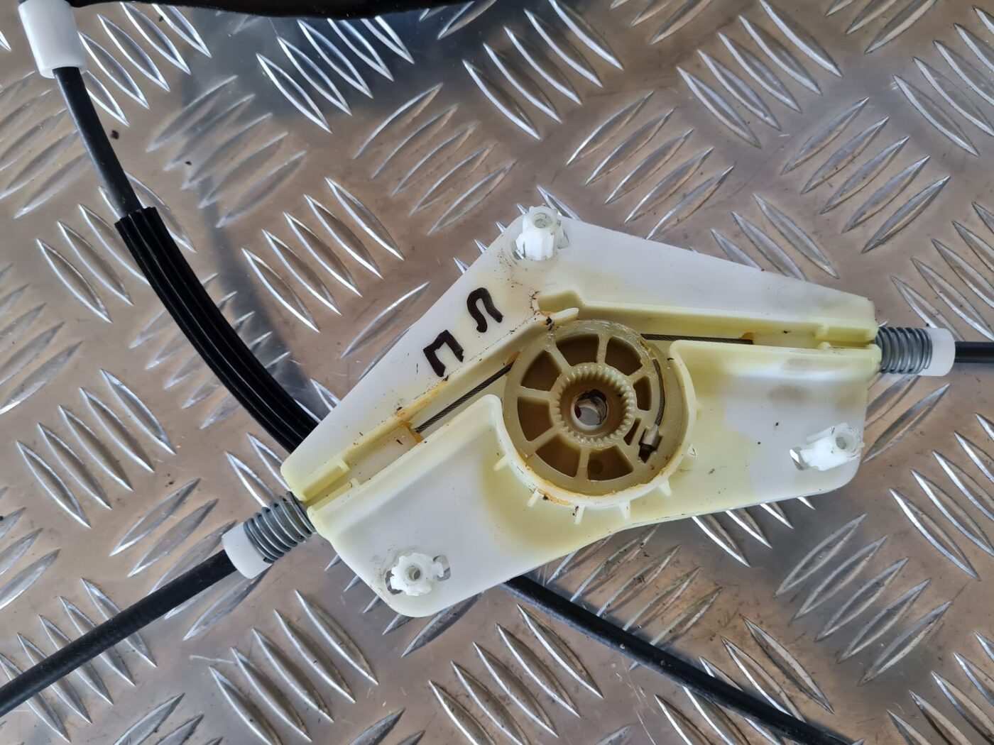 Stikla pacelšanas mehānisms priekšējais kreisais priekš DODGE JOURNEY 2010 2 Stikla pacelšanas mehānisms priekšējais kreisais priekš DODGE JOURNEY 2010