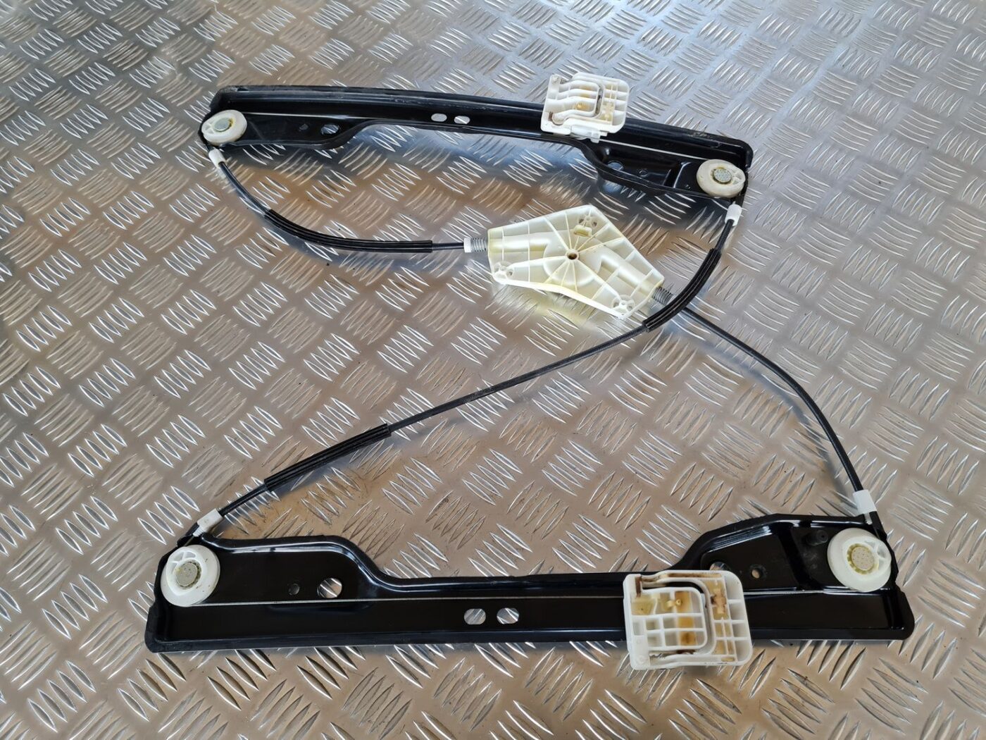 Stikla pacelšanas mehānisms priekšējais kreisais priekš DODGE JOURNEY 2010 3 Stikla pacelšanas mehānisms priekšējais kreisais priekš DODGE JOURNEY 2010