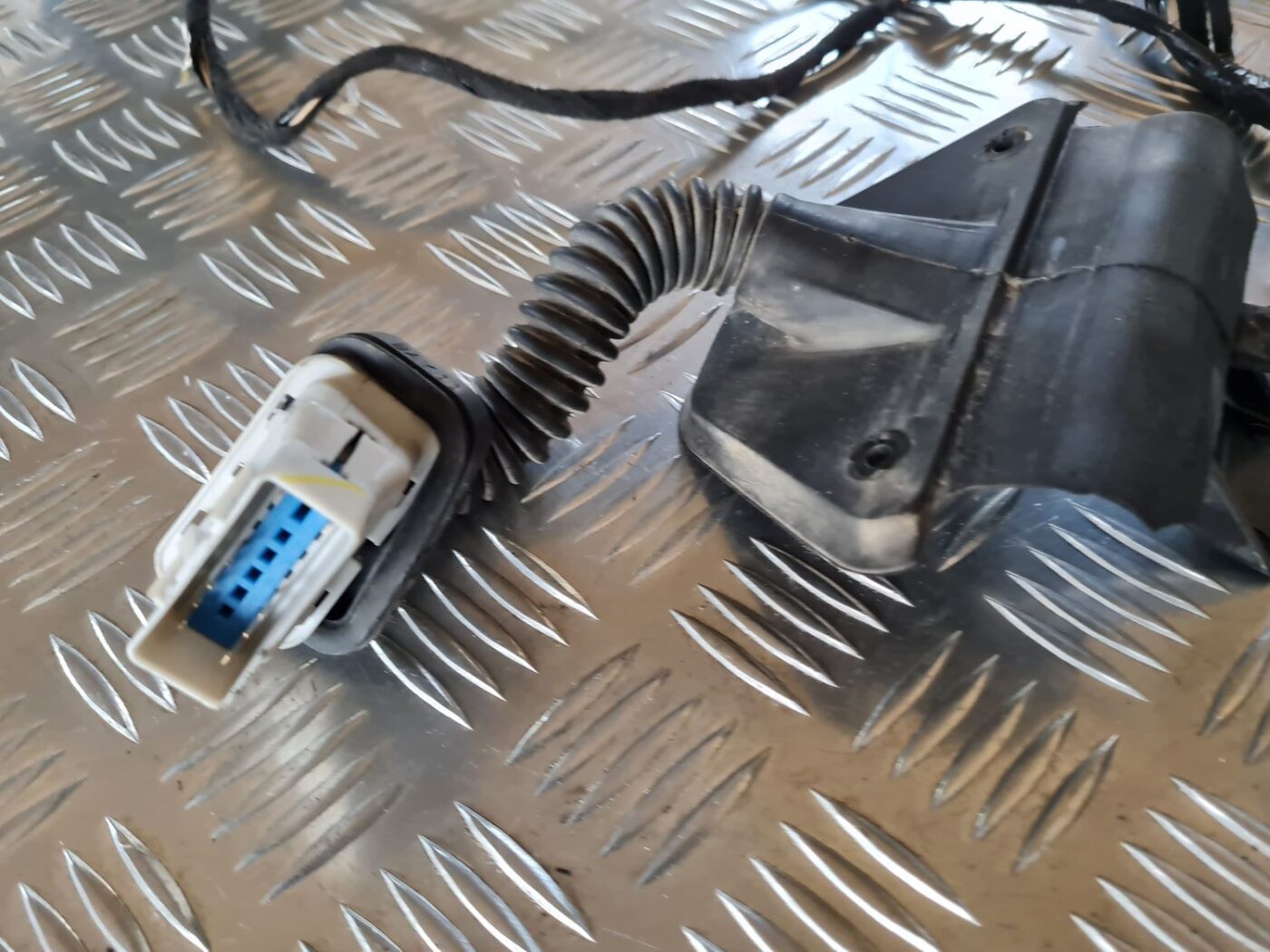 Durvju vadi priekš DODGE JOURNEY 2010 2 Durvju vadi priekš DODGE JOURNEY 2010