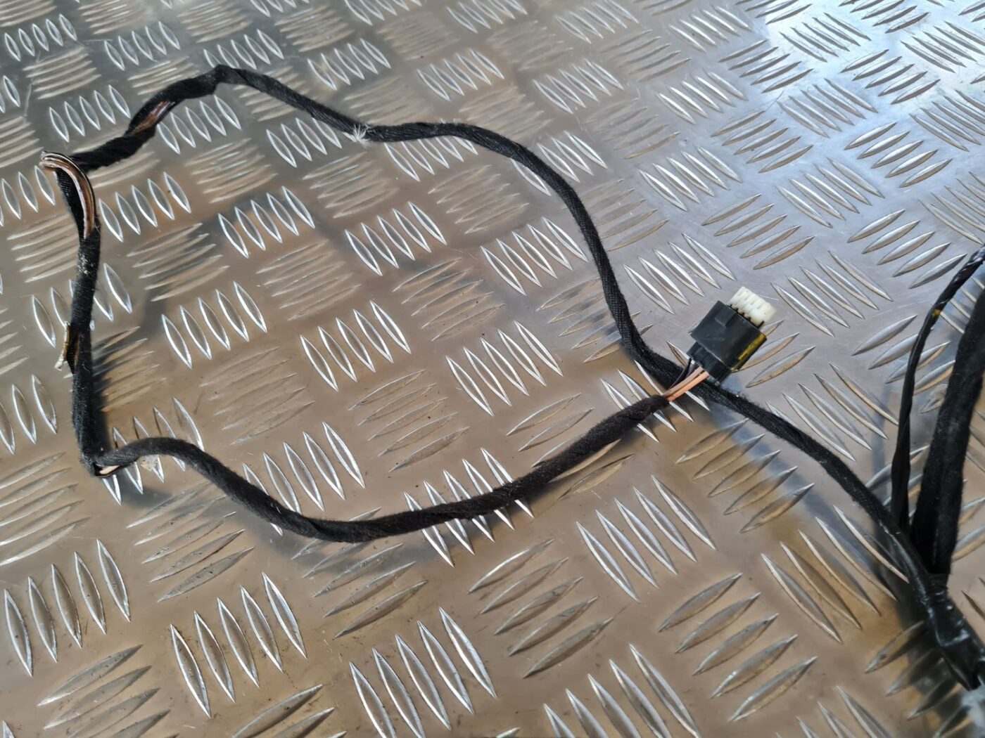 Durvju vadi priekš DODGE JOURNEY 2010 4 Durvju vadi priekš DODGE JOURNEY 2010