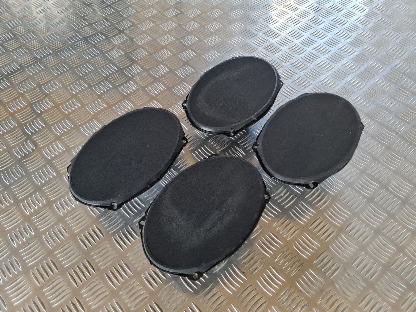 Durvju skaļrunis, apakšā priekš DODGE JOURNEY 2010