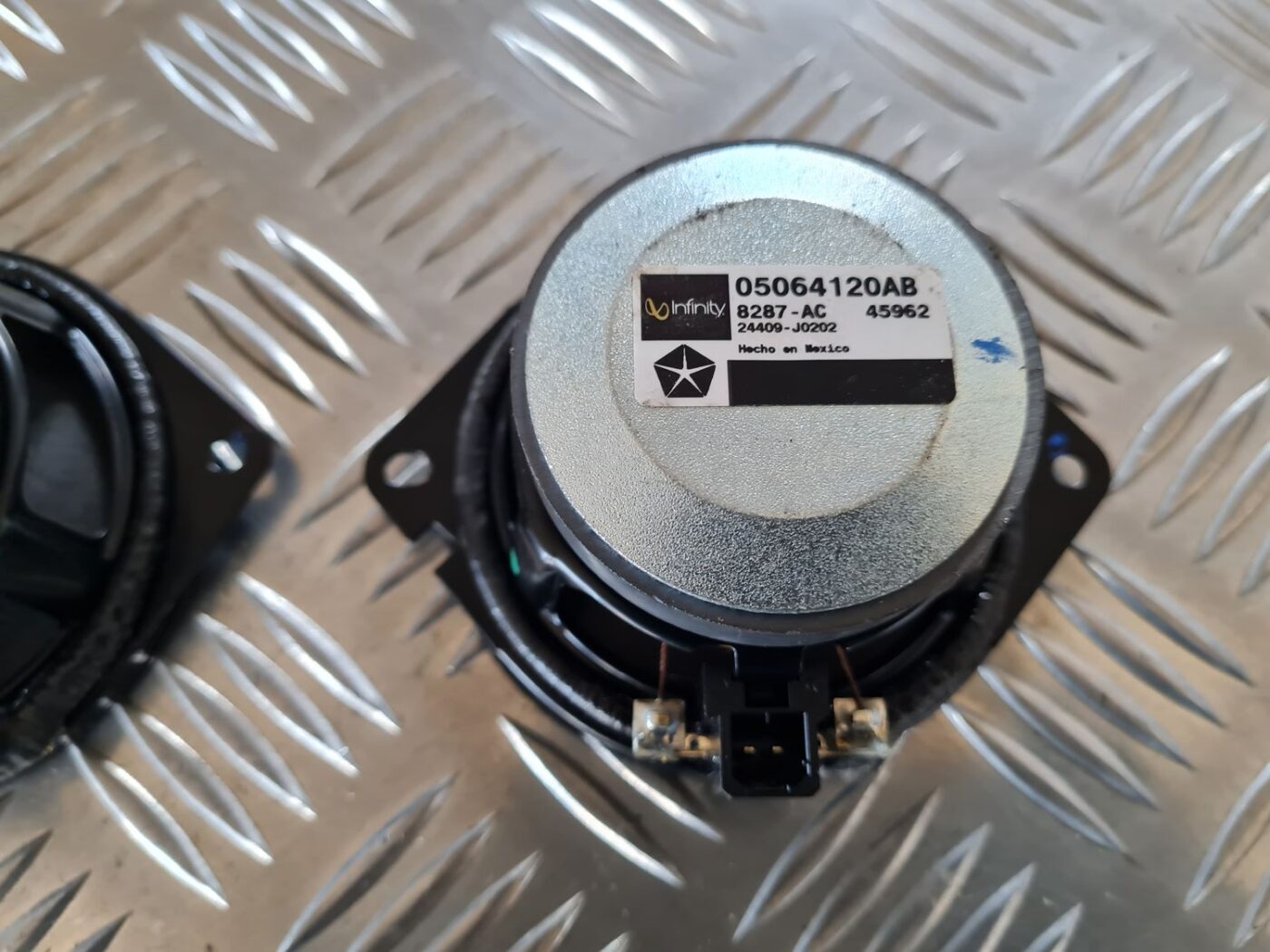 Mērinstrumentu paneļa skaļrunis priekš DODGE JOURNEY 2010