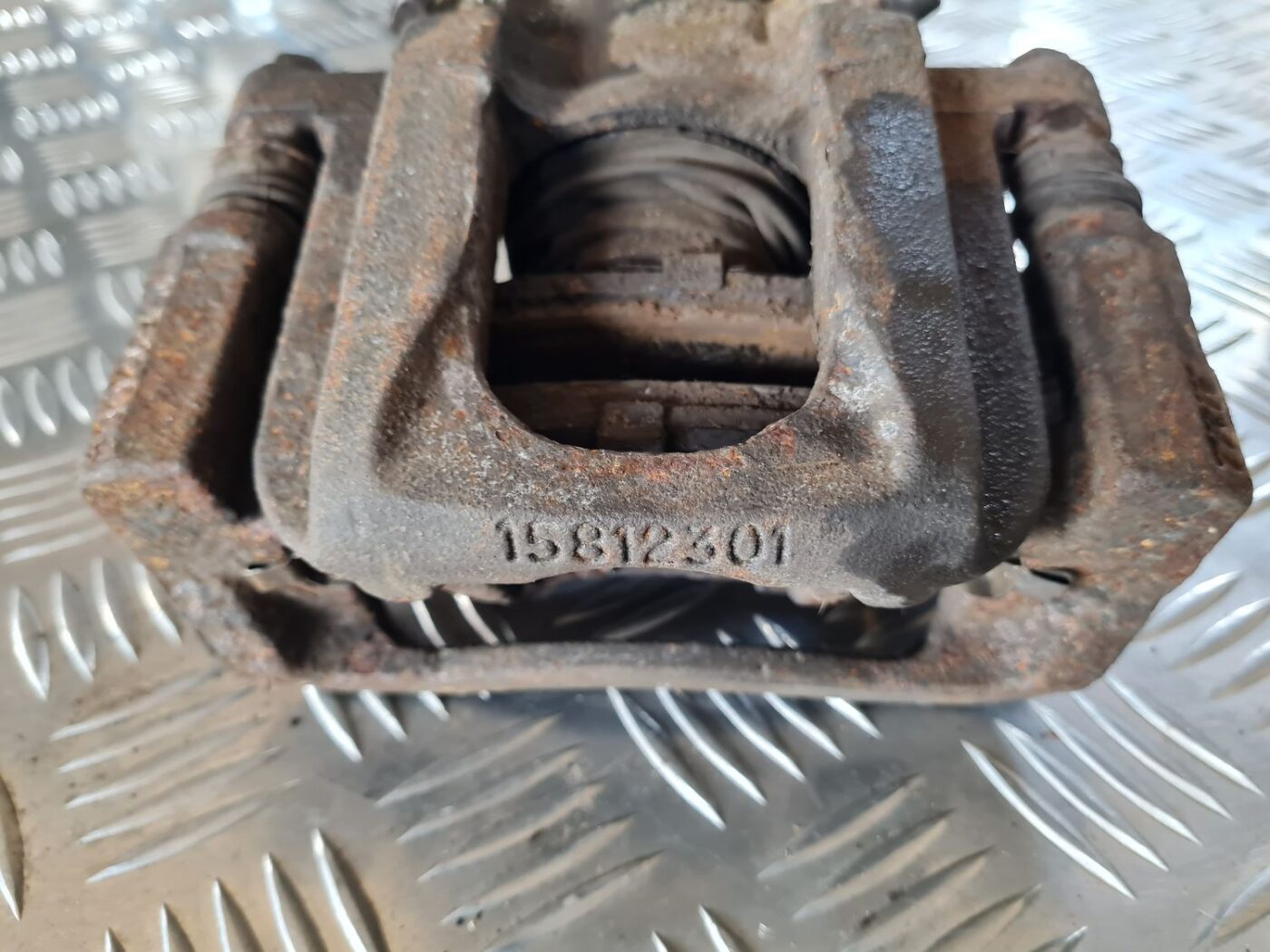 Aizmugurējais labais suports priekš DODGE JOURNEY 2010