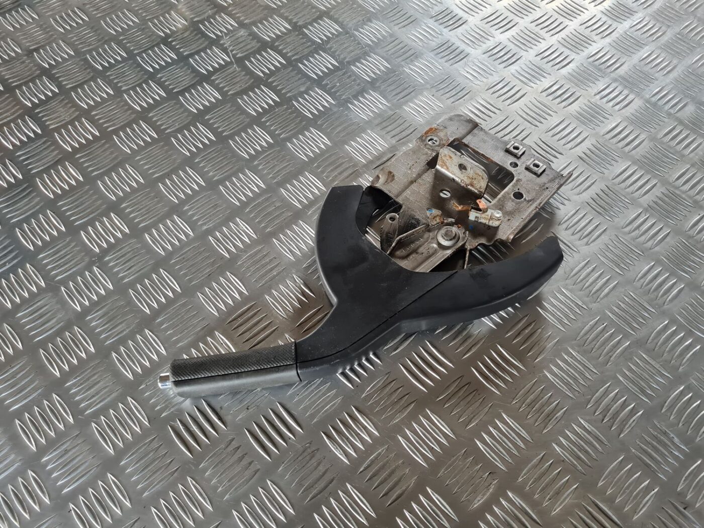 Stāvbremzes svira priekš DODGE JOURNEY 2010