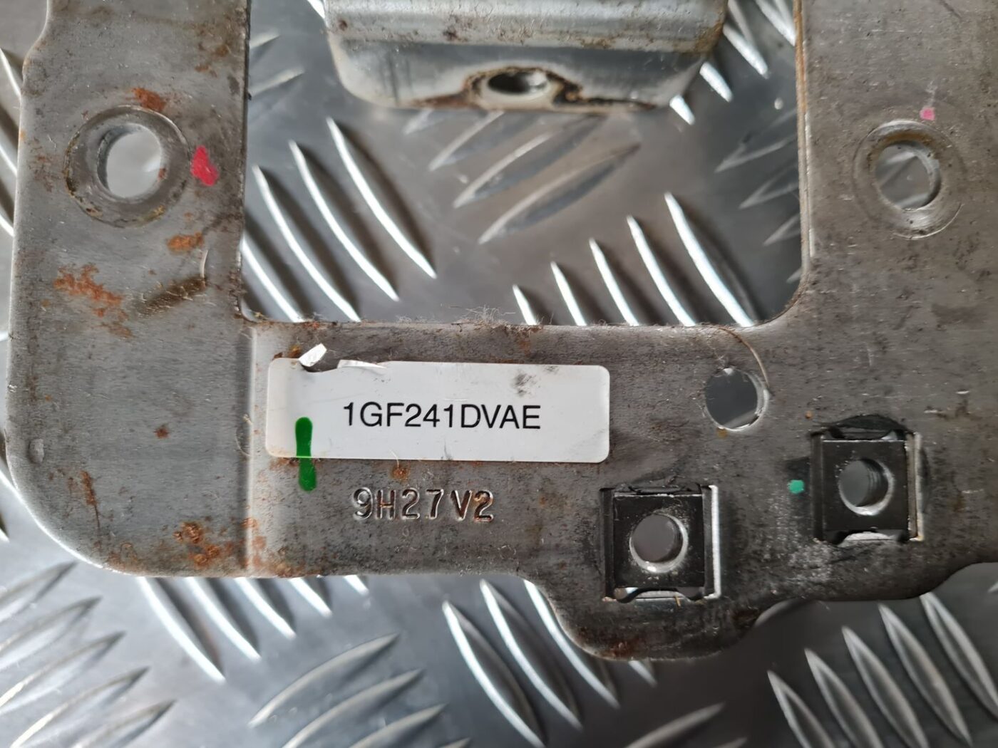 Stāvbremzes svira priekš DODGE JOURNEY 2010