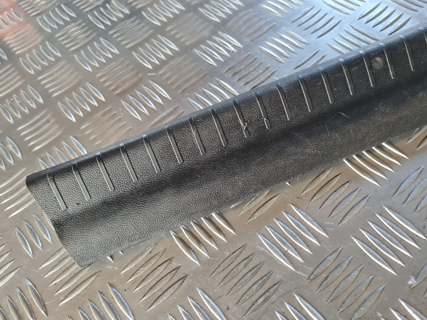 Sliekšņa aizmugurēja laba uzlika (salonā) priekš DODGE JOURNEY 2010