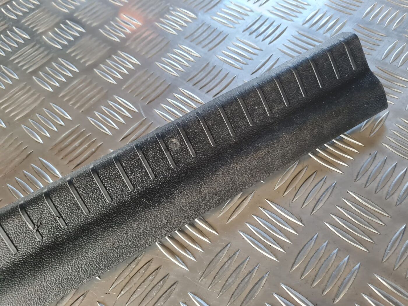 Sliekšņa aizmugurēja laba uzlika (salonā) priekš DODGE JOURNEY 2010