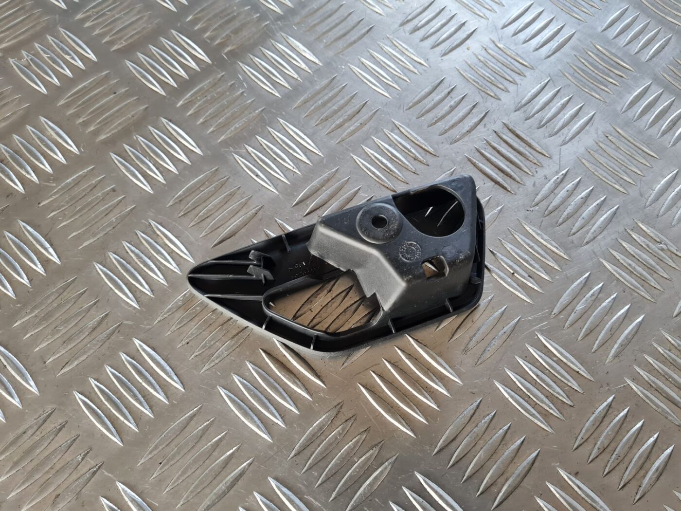 Durvju rokturu apdares uzlika (salonā) priekš DODGE JOURNEY 2010 2 Durvju rokturu apdares uzlika (salonā) priekš DODGE JOURNEY 2010