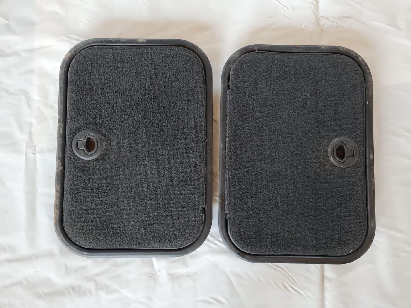 Mantu glabāšanas nodalījuma vāks priekš DODGE JOURNEY 2010