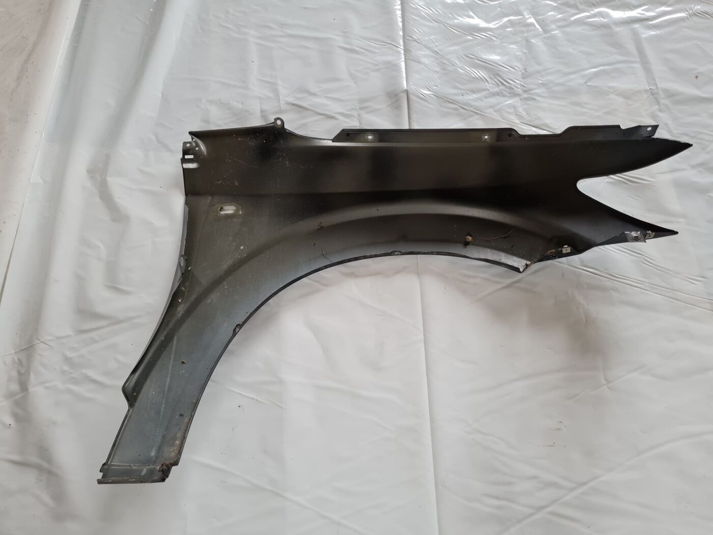 Priekšējais kreisais spārns priekš DODGE JOURNEY 2010 6 Priekšējais kreisais spārns priekš DODGE JOURNEY 2010