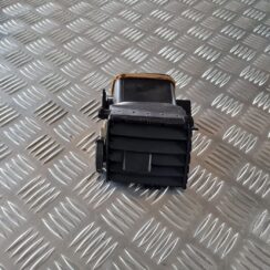 Mērinstrumentu paneļa gaisa vads, centrā priekš TOYOTA AURIS 2007