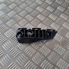 Priekšēja bufera kreisāis kronšteins priekš TOYOTA AURIS 2007