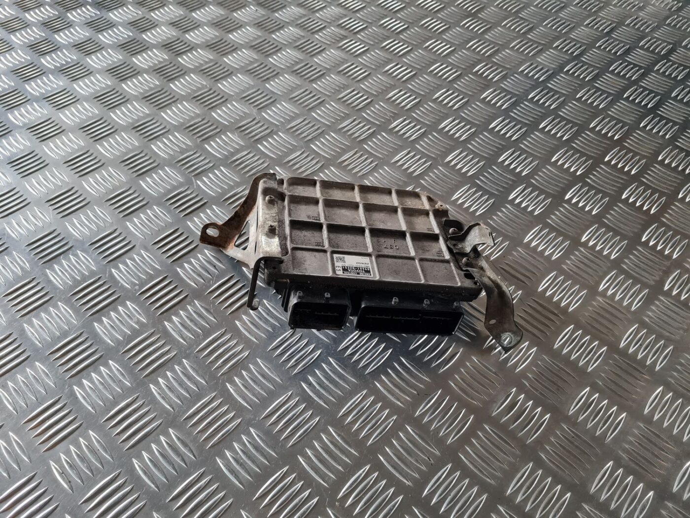 Dzinēja vadības bloks priekš TOYOTA AURIS 2007