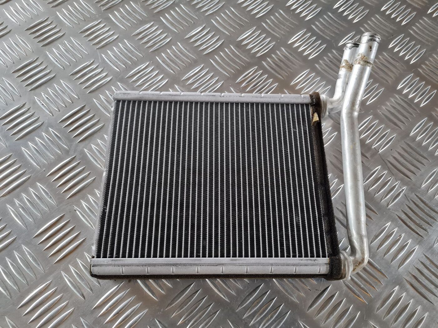 Apsildes sistēmas radiators priekš TOYOTA AURIS 2007 2 Apsildes sistēmas radiators priekš TOYOTA AURIS 2007