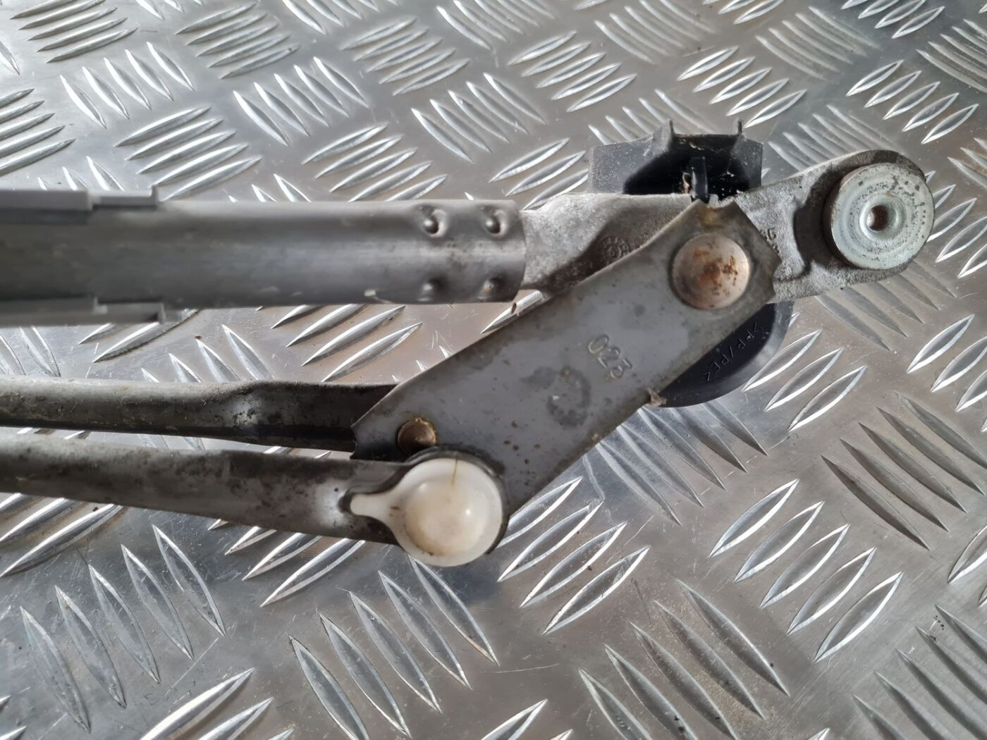 Vējstikla tīrīšanas mehānisms priekš TOYOTA AURIS 2007