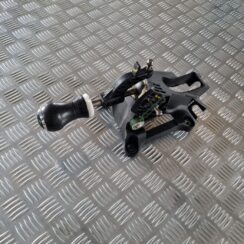 Ātrumu pārslēgšanas slēdzis priekš TOYOTA AURIS 2007