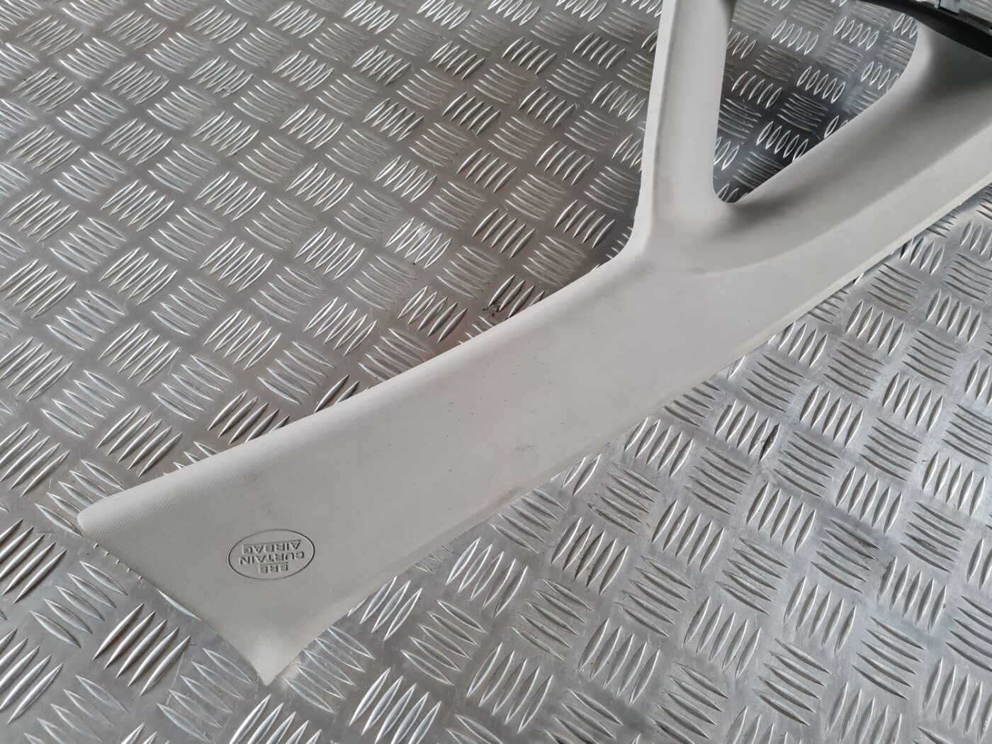 Priekšējas salona statnes apdare priekš TOYOTA AURIS 2007 2 Priekšējas salona statnes apdare priekš TOYOTA AURIS 2007