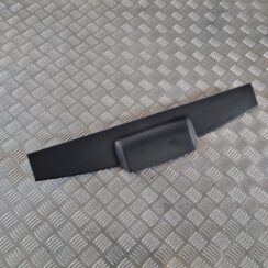 Bagāžnieka vāka apdare priekš TOYOTA AURIS 2007