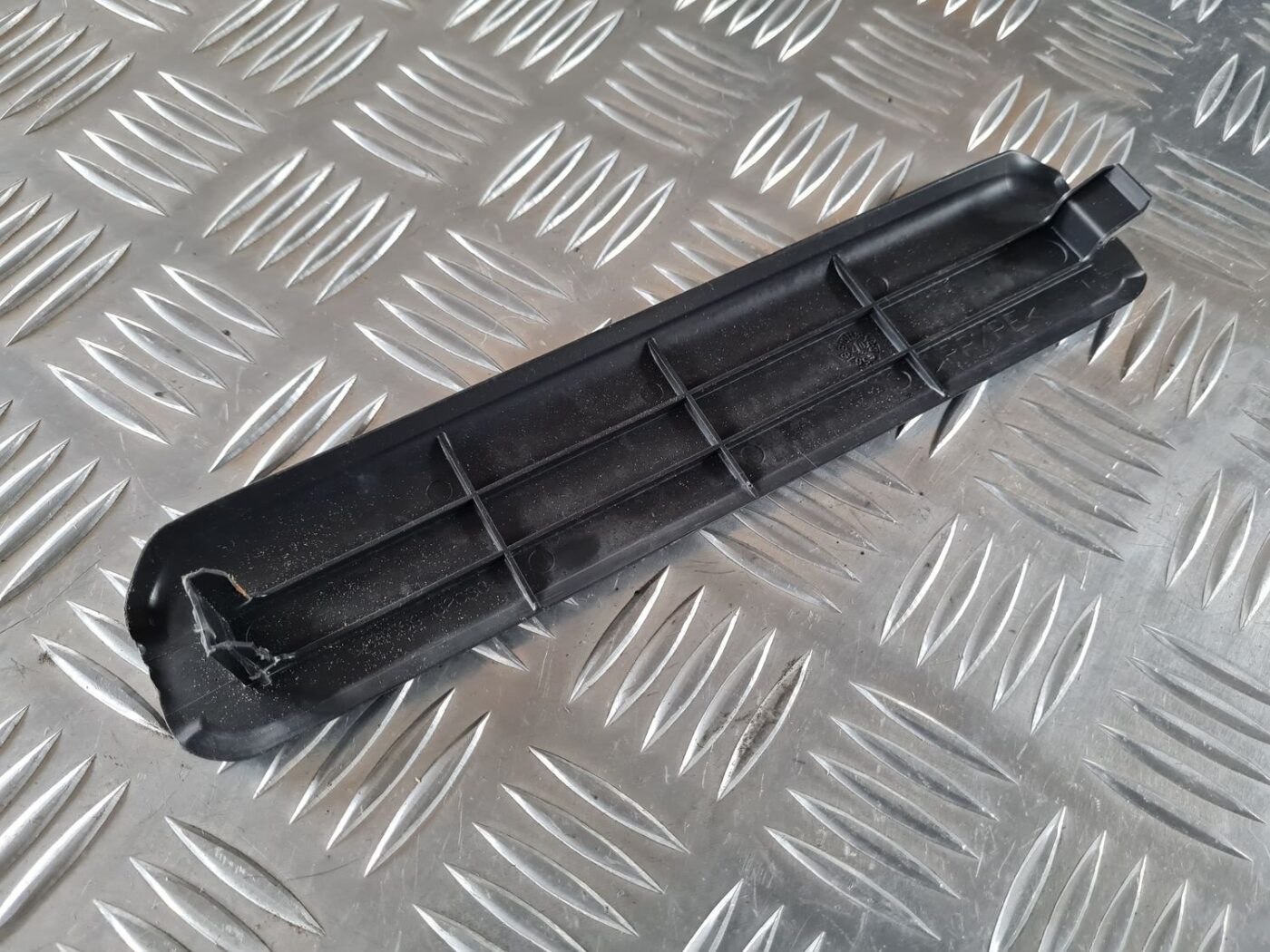 Salona plastmasa priekš TOYOTA AURIS 2007 4 Salona plastmasa priekš TOYOTA AURIS 2007