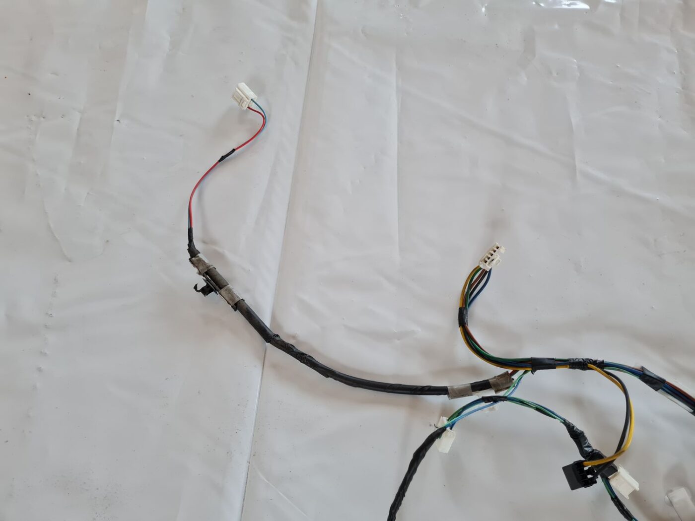 Durvju vadi priekš TOYOTA AURIS 2007 2 Durvju vadi priekš TOYOTA AURIS 2007