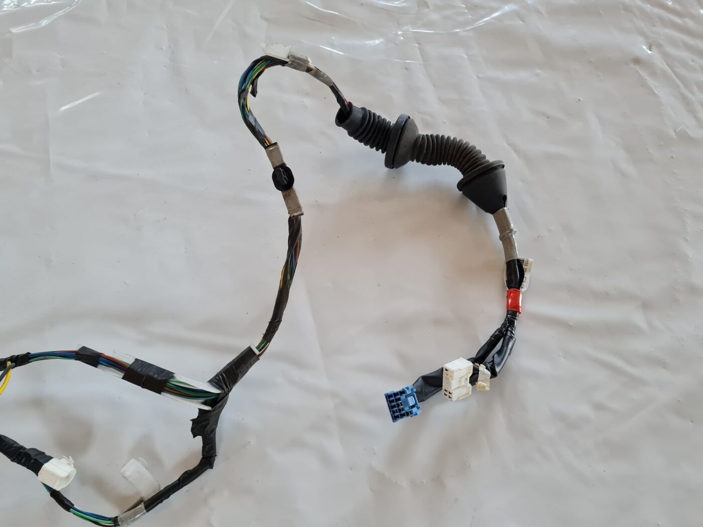 Durvju vadi priekš TOYOTA AURIS 2007 4 Durvju vadi priekš TOYOTA AURIS 2007