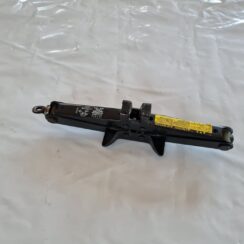 Domkrats priekš TOYOTA AURIS 2007