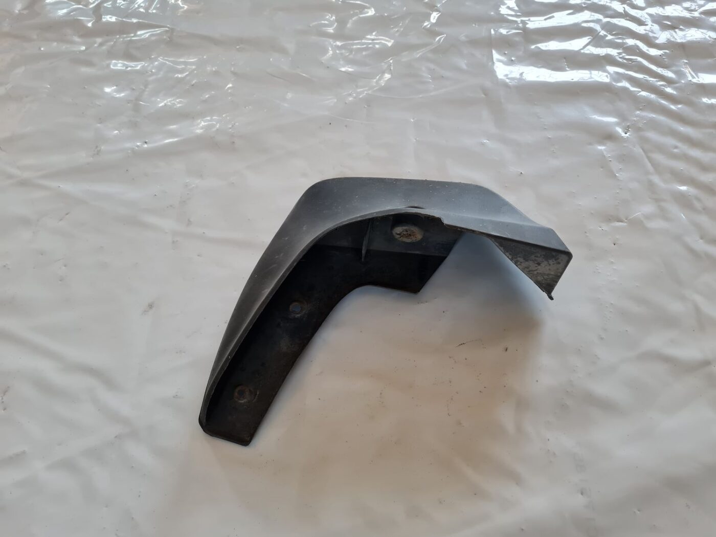 Aizmugurējais labais dubļusargs priekš TOYOTA AURIS 2007