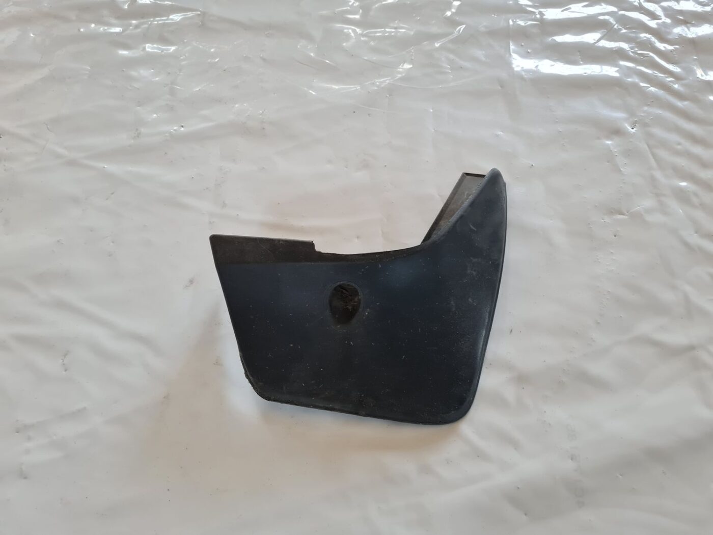 Aizmugurējais labais dubļusargs priekš TOYOTA AURIS 2007