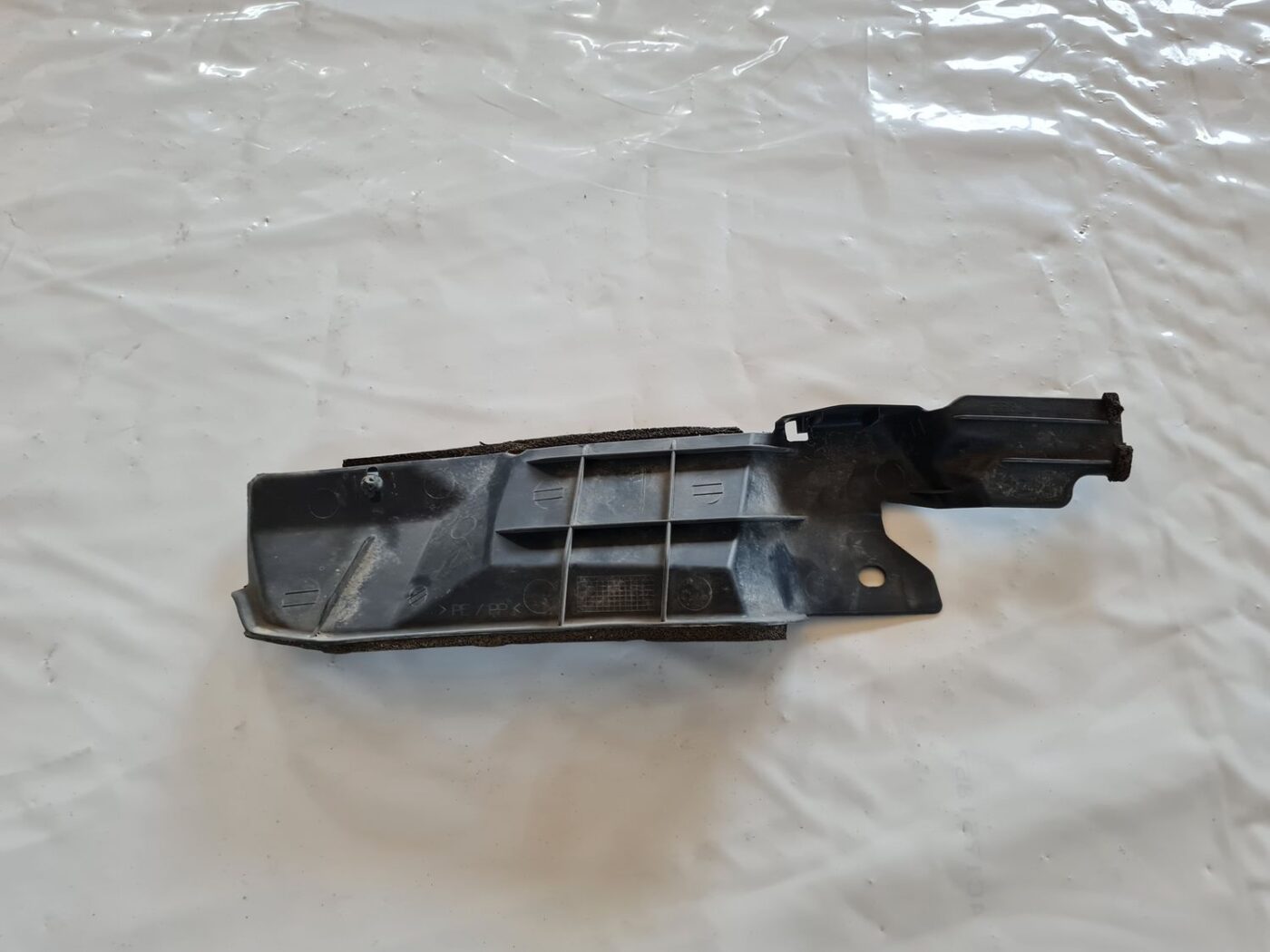 Priekšēja spārna uzlika/moldings priekš TOYOTA AURIS 2007 2 Priekšēja spārna uzlika/moldings priekš TOYOTA AURIS 2007