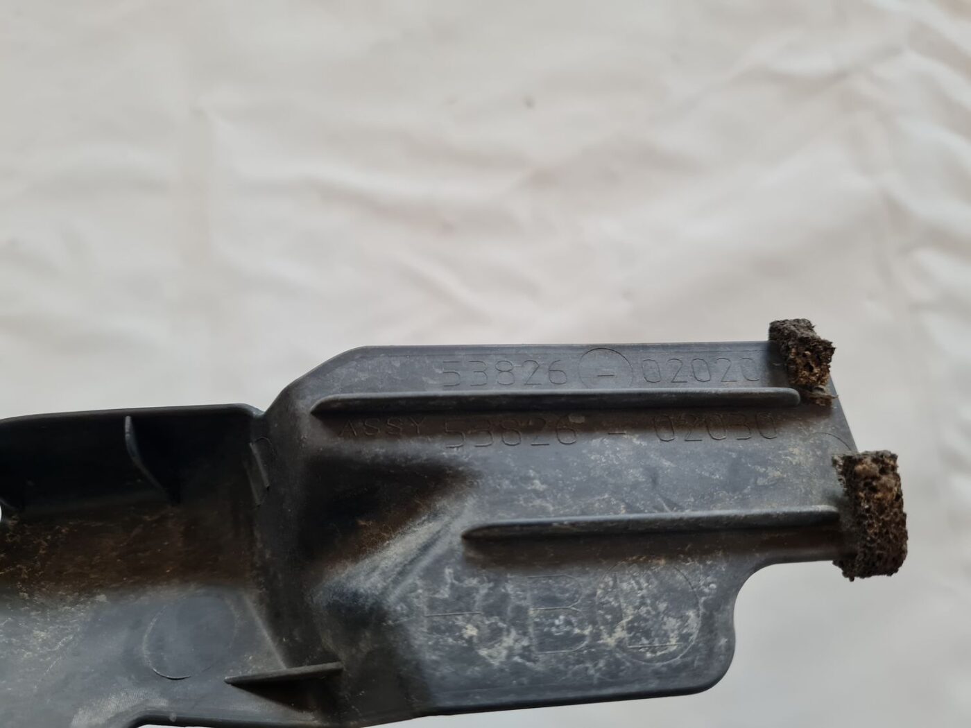 Priekšēja spārna uzlika/moldings priekš TOYOTA AURIS 2007 3 Priekšēja spārna uzlika/moldings priekš TOYOTA AURIS 2007